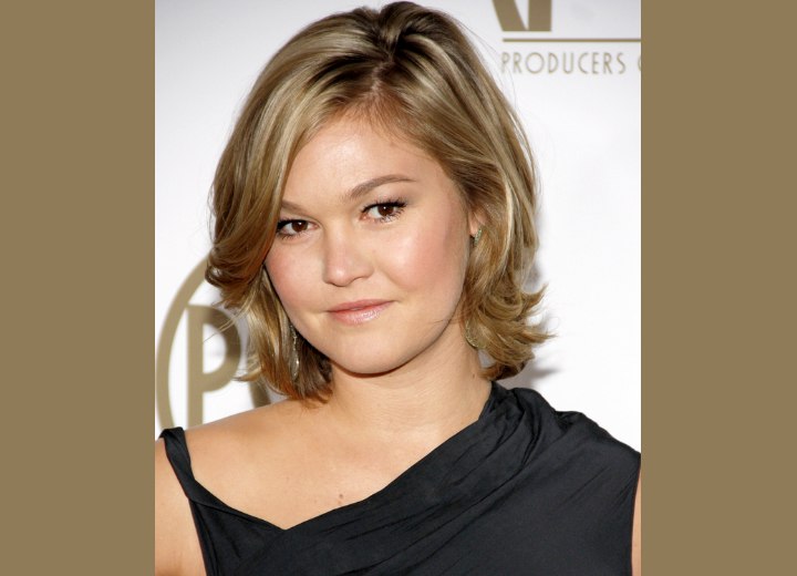 Julia Stiles hairstyle with a side part